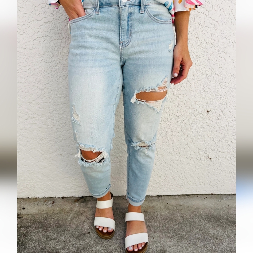 NWOT Judy Blue Distressed Boyfriend Jeans